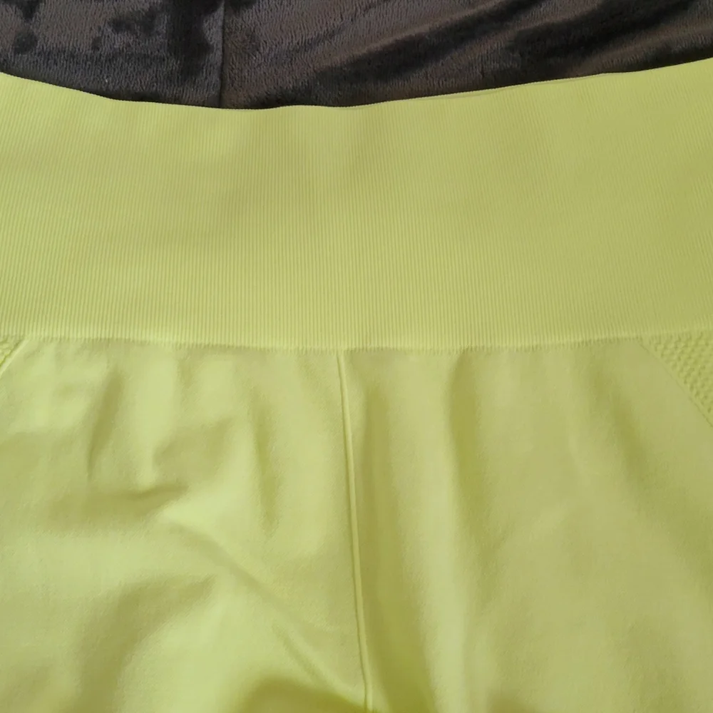 Tek Gear Workout Set- New w/o Tags - Picture 5 of 7